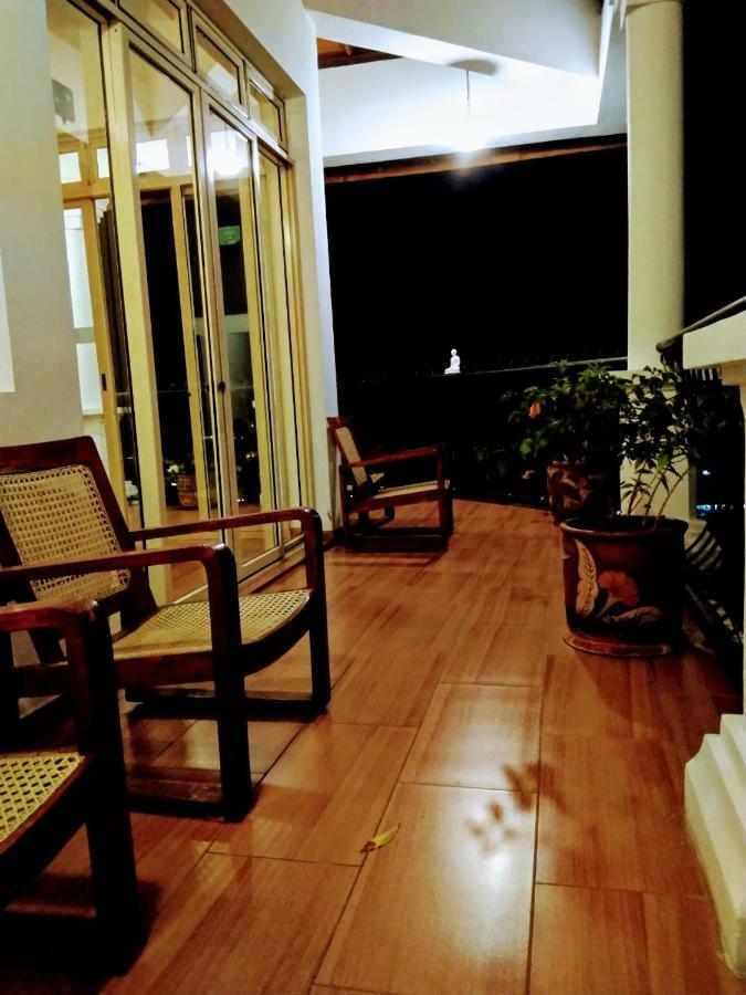 36 Bed & Breakfast Kandy Esterno foto